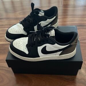 Kids Jordan 1 Retro Low OG size 1 black mocha